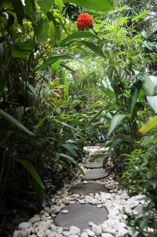 Raintree Lodge Port Moresby Buitenkant foto